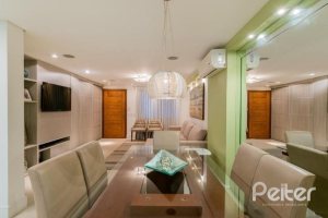 Casa em Condomínio à venda com 296m², 3 dormitórios, 1 suíte, 2 vagas, no bairro Vila Assunção em Porto Alegre