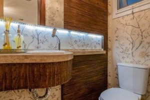 Casa em Condomínio à venda com 296m², 3 dormitórios, 1 suíte, 2 vagas, no bairro Vila Assunção em Porto Alegre