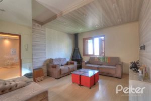 Casa à venda com 323m², 5 dormitórios, 3 suítes, 4 vagas, no bairro Tristeza em Porto Alegre