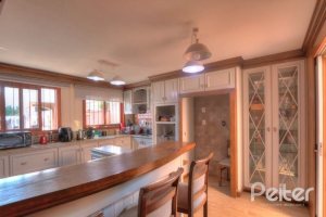 Casa à venda com 323m², 5 dormitórios, 3 suítes, 4 vagas, no bairro Tristeza em Porto Alegre