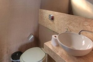 Casa à venda com 323m², 5 dormitórios, 3 suítes, 4 vagas, no bairro Tristeza em Porto Alegre