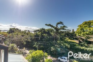 Casa à venda com 208m², 3 dormitórios, 3 suítes, 2 vagas, no bairro Vila Conceição em Porto Alegre