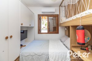 Casa à venda com 208m², 3 dormitórios, 3 suítes, 2 vagas, no bairro Vila Conceição em Porto Alegre