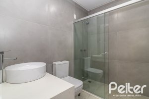 Casa à venda com 208m², 3 dormitórios, 3 suítes, 2 vagas, no bairro Vila Conceição em Porto Alegre