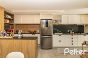 Casa à venda com 208m², 3 dormitórios, 3 suítes, 2 vagas, no bairro Vila Conceição em Porto Alegre