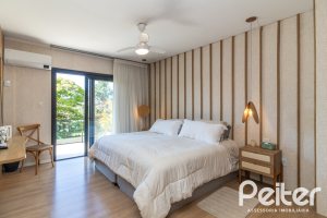 Casa à venda com 208m², 3 dormitórios, 3 suítes, 2 vagas, no bairro Vila Conceição em Porto Alegre