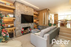 Casa à venda com 208m², 3 dormitórios, 3 suítes, 2 vagas, no bairro Vila Conceição em Porto Alegre