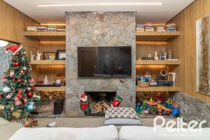 Casa à venda com 208m², 3 dormitórios, 3 suítes, 2 vagas, no bairro Vila Conceição em Porto Alegre