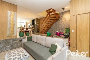 Casa à venda com 208m², 3 dormitórios, 3 suítes, 2 vagas, no bairro Vila Conceição em Porto Alegre