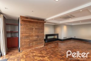 Cobertura à venda com 165m², 3 dormitórios, 1 suíte, 1 vaga, no bairro Tristeza em PORTO ALEGRE