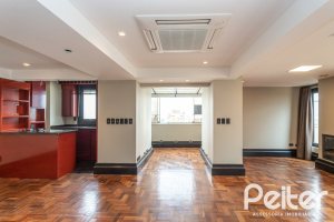 Cobertura à venda com 165m², 3 dormitórios, 1 suíte, 1 vaga, no bairro Tristeza em PORTO ALEGRE