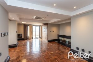 Cobertura à venda com 165m², 3 dormitórios, 1 suíte, 1 vaga, no bairro Tristeza em PORTO ALEGRE