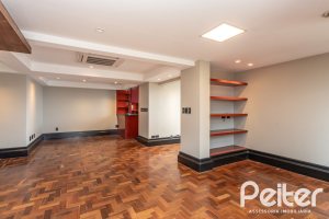 Cobertura à venda com 165m², 3 dormitórios, 1 suíte, 1 vaga, no bairro Tristeza em PORTO ALEGRE