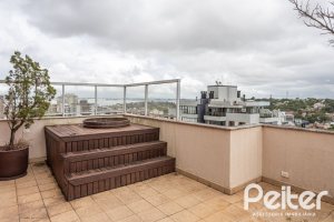 Cobertura à venda com 165m², 3 dormitórios, 1 suíte, 1 vaga, no bairro Tristeza em PORTO ALEGRE