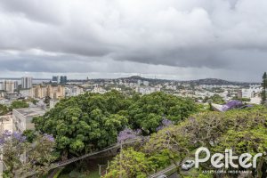 Cobertura à venda com 165m², 3 dormitórios, 1 suíte, 1 vaga, no bairro Tristeza em PORTO ALEGRE
