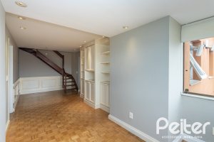 Cobertura à venda com 165m², 3 dormitórios, 1 suíte, 1 vaga, no bairro Tristeza em PORTO ALEGRE