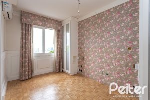 Cobertura à venda com 165m², 3 dormitórios, 1 suíte, 1 vaga, no bairro Tristeza em PORTO ALEGRE