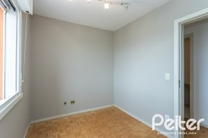 Cobertura à venda com 165m², 3 dormitórios, 1 suíte, 1 vaga, no bairro Tristeza em PORTO ALEGRE