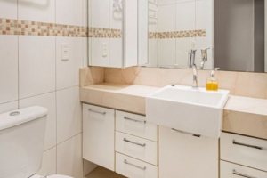Apartamento à venda com 88m², 3 dormitórios, 1 suíte, 2 vagas, no bairro Tristeza em PORTO ALEGRE