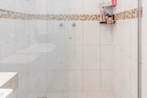 Apartamento à venda com 88m², 3 dormitórios, 1 suíte, 2 vagas, no bairro Tristeza em PORTO ALEGRE