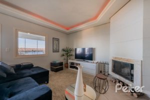 Casa à venda com 215m², 3 dormitórios, 1 suíte, 2 vagas, no bairro Sétimo Céu em Porto Alegre