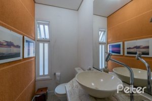 Casa à venda com 215m², 3 dormitórios, 1 suíte, 2 vagas, no bairro Sétimo Céu em Porto Alegre