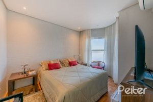 Casa à venda com 215m², 3 dormitórios, 1 suíte, 2 vagas, no bairro Sétimo Céu em Porto Alegre
