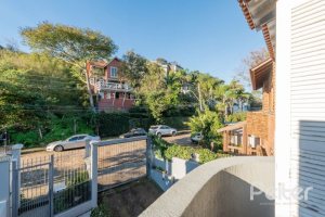 Casa à venda com 215m², 3 dormitórios, 1 suíte, 2 vagas, no bairro Sétimo Céu em Porto Alegre