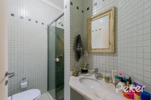 Casa à venda com 215m², 3 dormitórios, 1 suíte, 2 vagas, no bairro Sétimo Céu em Porto Alegre