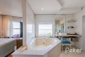 Casa à venda com 215m², 3 dormitórios, 1 suíte, 2 vagas, no bairro Sétimo Céu em Porto Alegre