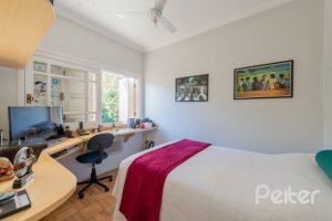 Casa à venda com 215m², 3 dormitórios, 1 suíte, 2 vagas, no bairro Sétimo Céu em Porto Alegre