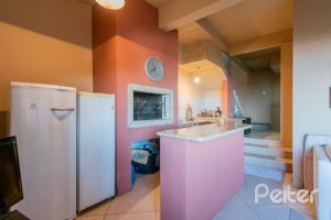 Casa à venda com 215m², 3 dormitórios, 1 suíte, 2 vagas, no bairro Sétimo Céu em Porto Alegre