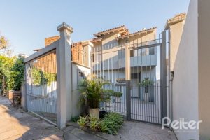 Casa à venda com 215m², 3 dormitórios, 1 suíte, 2 vagas, no bairro Sétimo Céu em Porto Alegre