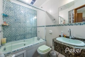 Casa em Condomínio à venda com 181m², 3 dormitórios, 1 suíte, 3 vagas, no bairro Tristeza em PORTO ALEGRE