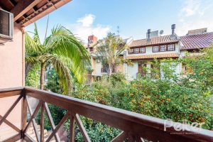 Casa em Condomínio à venda com 181m², 3 dormitórios, 1 suíte, 3 vagas, no bairro Tristeza em PORTO ALEGRE