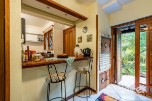 Casa em Condomínio à venda com 181m², 3 dormitórios, 1 suíte, 3 vagas, no bairro Tristeza em PORTO ALEGRE