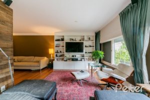 Casa à venda com 220m², 3 dormitórios, 1 suíte, 3 vagas, no bairro Tristeza em Porto Alegre