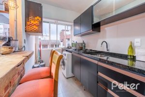 Apartamento à venda com 59m², 2 dormitórios, no bairro Tristeza em Porto Alegre