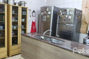 Casa à venda com 200m², 3 dormitórios, 2 vagas, no bairro Tristeza em Porto Alegre