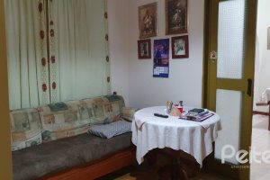 Casa à venda com 200m², 3 dormitórios, 2 vagas, no bairro Tristeza em Porto Alegre