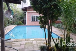 Casa à venda com 200m², 3 dormitórios, 2 vagas, no bairro Tristeza em Porto Alegre