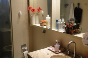 Casa à venda com 333m², 3 dormitórios, 1 suíte, 3 vagas, no bairro Ipanema em Porto Alegre