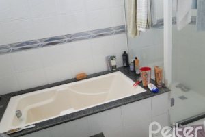 Casa à venda com 333m², 3 dormitórios, 1 suíte, 3 vagas, no bairro Ipanema em Porto Alegre