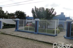 Casa à venda com 333m², 3 dormitórios, 1 suíte, 3 vagas, no bairro Ipanema em Porto Alegre