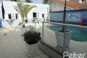 Casa à venda com 333m², 3 dormitórios, 1 suíte, 3 vagas, no bairro Ipanema em Porto Alegre