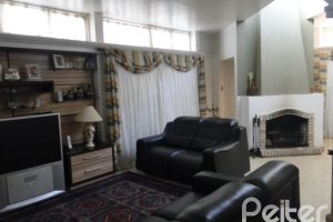 Casa à venda com 333m², 3 dormitórios, 1 suíte, 3 vagas, no bairro Ipanema em Porto Alegre