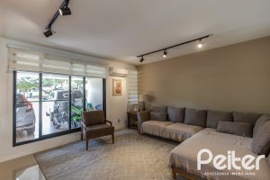 Casa em Condomínio à venda com 185m², 3 dormitórios, 1 suíte, 2 vagas, no bairro Vila Nova em PORTO ALEGRE