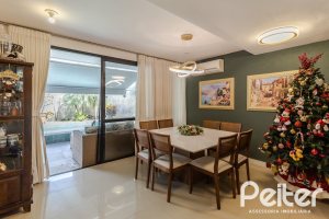 Casa em Condomínio à venda com 185m², 3 dormitórios, 1 suíte, 2 vagas, no bairro Vila Nova em PORTO ALEGRE