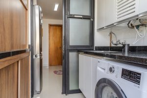 Casa em Condomínio à venda com 185m², 3 dormitórios, 1 suíte, 2 vagas, no bairro Vila Nova em PORTO ALEGRE