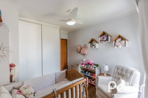 Casa em Condomínio à venda com 185m², 3 dormitórios, 1 suíte, 2 vagas, no bairro Vila Nova em PORTO ALEGRE